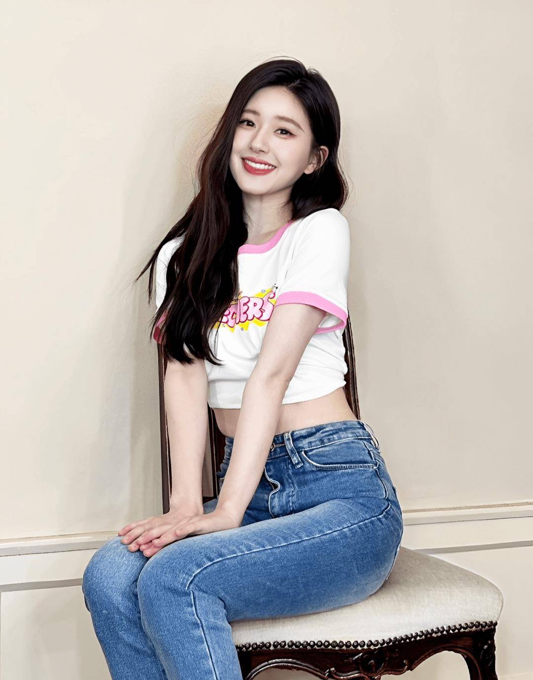 身高153厘米的赵露思堪称"萌妹天花板"!