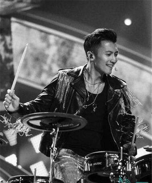 《好声音》开播谢霆锋独自转身选学员让哈林错愕_李健_其他_什么