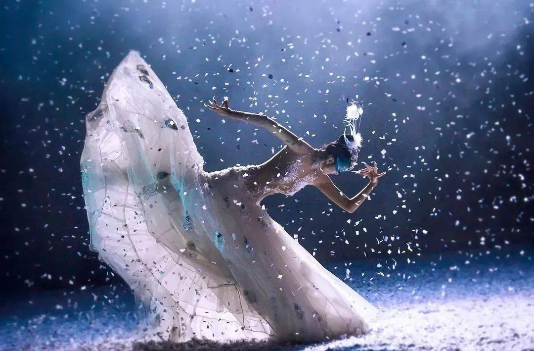 1986年,她参加第二届全国舞蹈大赛,以《雀之灵》夺下了大赛两个第一名