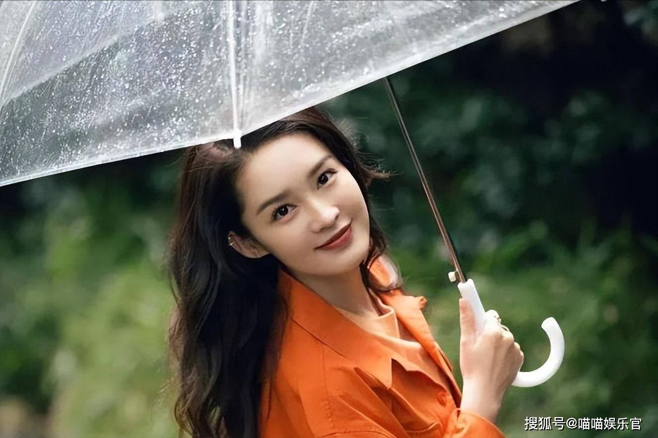李沁面临的重大挑战:年龄逐渐暴露的定位危机!_明星_问题_角色