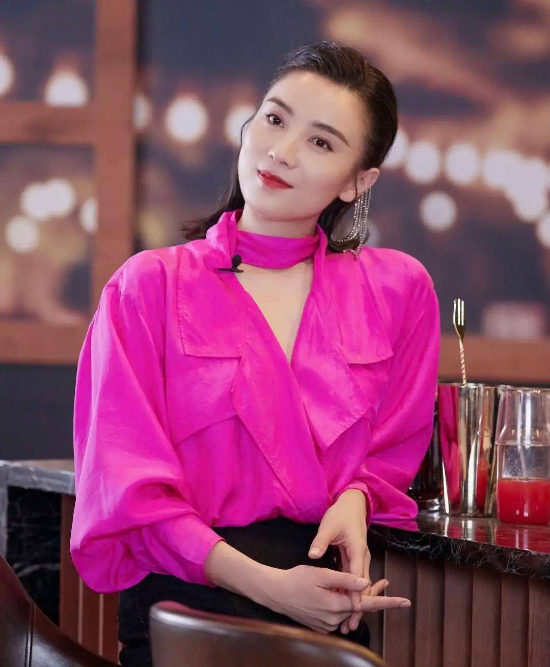 20年后再看宋佳:为梦想抛弃陈龙,后爱上两个已婚男,42岁仍未婚_表演