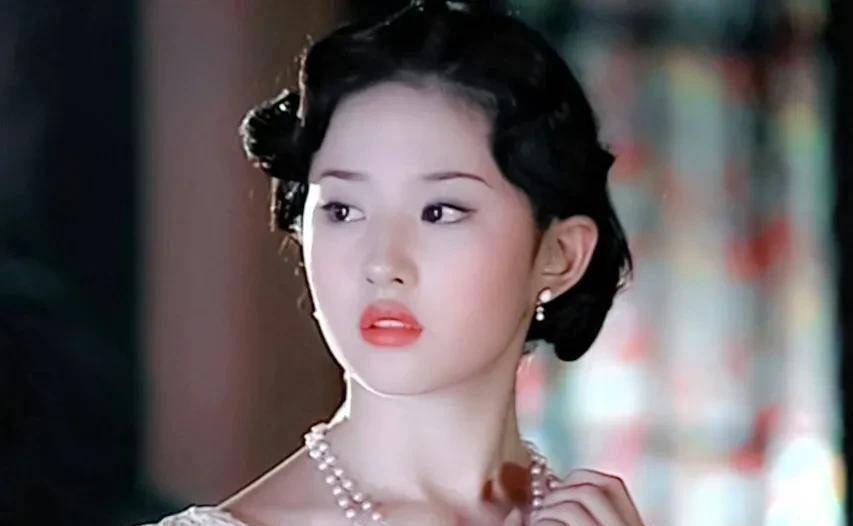 原创            “小刘亦菲”刘诗诗和刘亦菲同台，简直是神仙打架-刘亦菲和刘诗诗气质区别:刘诗诗气质这么好