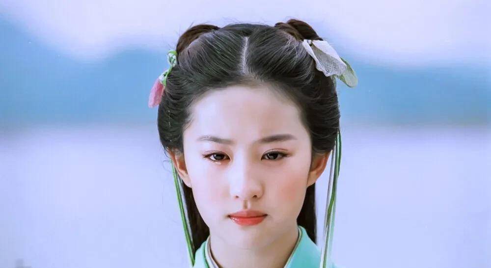 原创            “小刘亦菲”刘诗诗和刘亦菲同台，简直是神仙打架-刘亦菲和刘诗诗气质区别:刘诗诗气质这么好