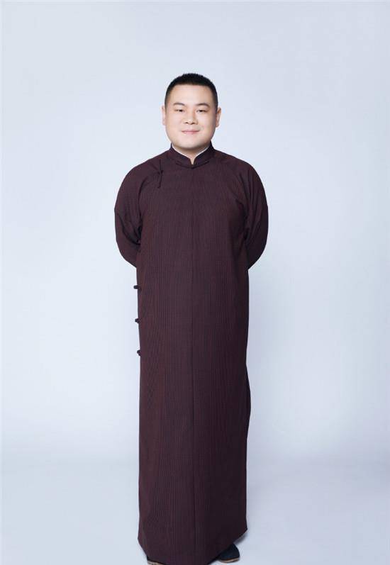 岳云鹏另外一个徒弟本名"徐傲冲",之后改名"徐筱竹",不过大名却被小名