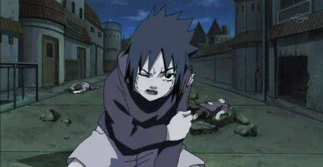 在灭族之夜,鼬等到了弟弟佐助回家,把冷酷无情的灭族真相用月读告诉了