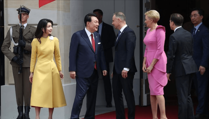 韩国第一夫人在波兰国宴放大招!