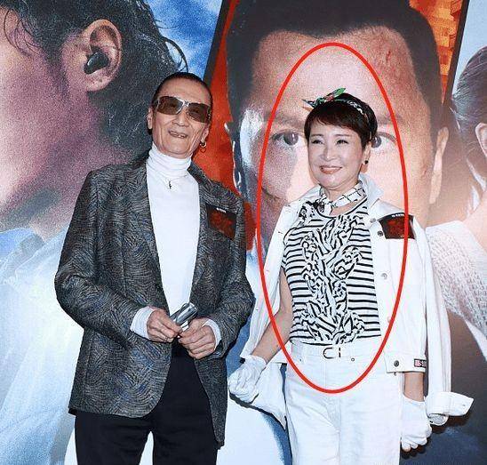 85岁谢贤和前妻同框,力挺儿子新电影上映,两人配合默契_狄波拉_谢霆锋