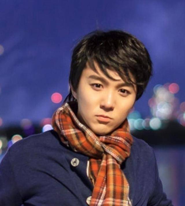 为了摆脱这样的现状,孟智超决定到日本去留学,逐渐淡出了公众们的视线