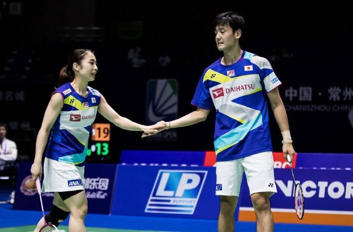 12月30日,日本羽毛球运动员高桥礼华通过社交媒体公布结婚喜讯,新郎是