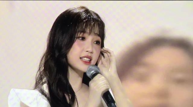 头发_镜头_白色