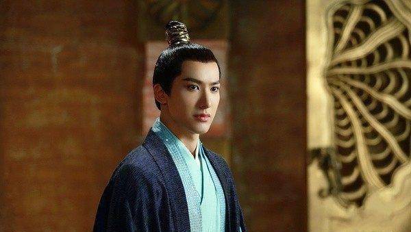 超像李敏镐~叠风大师兄长得好正派,耿直的大师兄一脸正气.