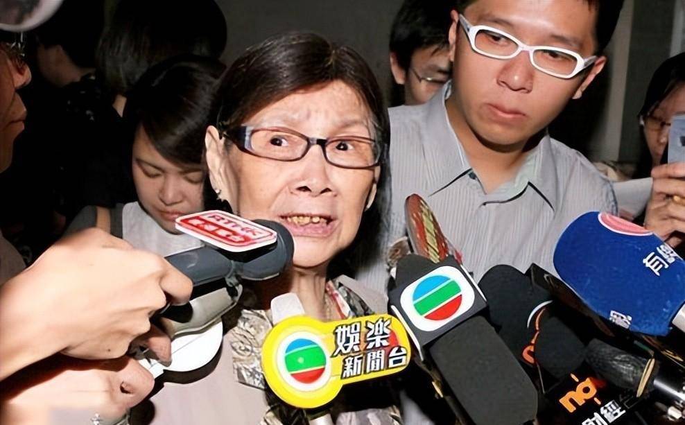 女儿逝后拿其衣服拍卖,一生都在被消费的巨星!_梅艳芳_梅启明_哥哥