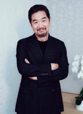 还把她签约在自己的公司了,发展得也非常好,一切都是按照张国立的意愿