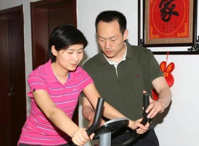 英雄女航天员刘洋的丈夫,仪表堂堂身材魁梧,他的身份的确不一般_张华