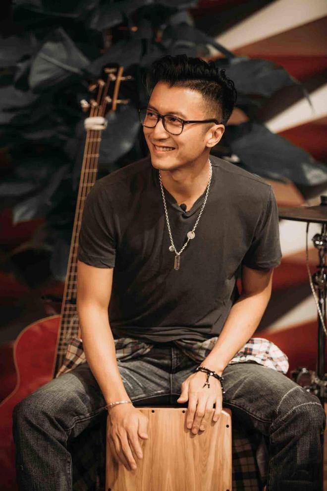 近期,关于谢霆锋的热度一直高居不下.