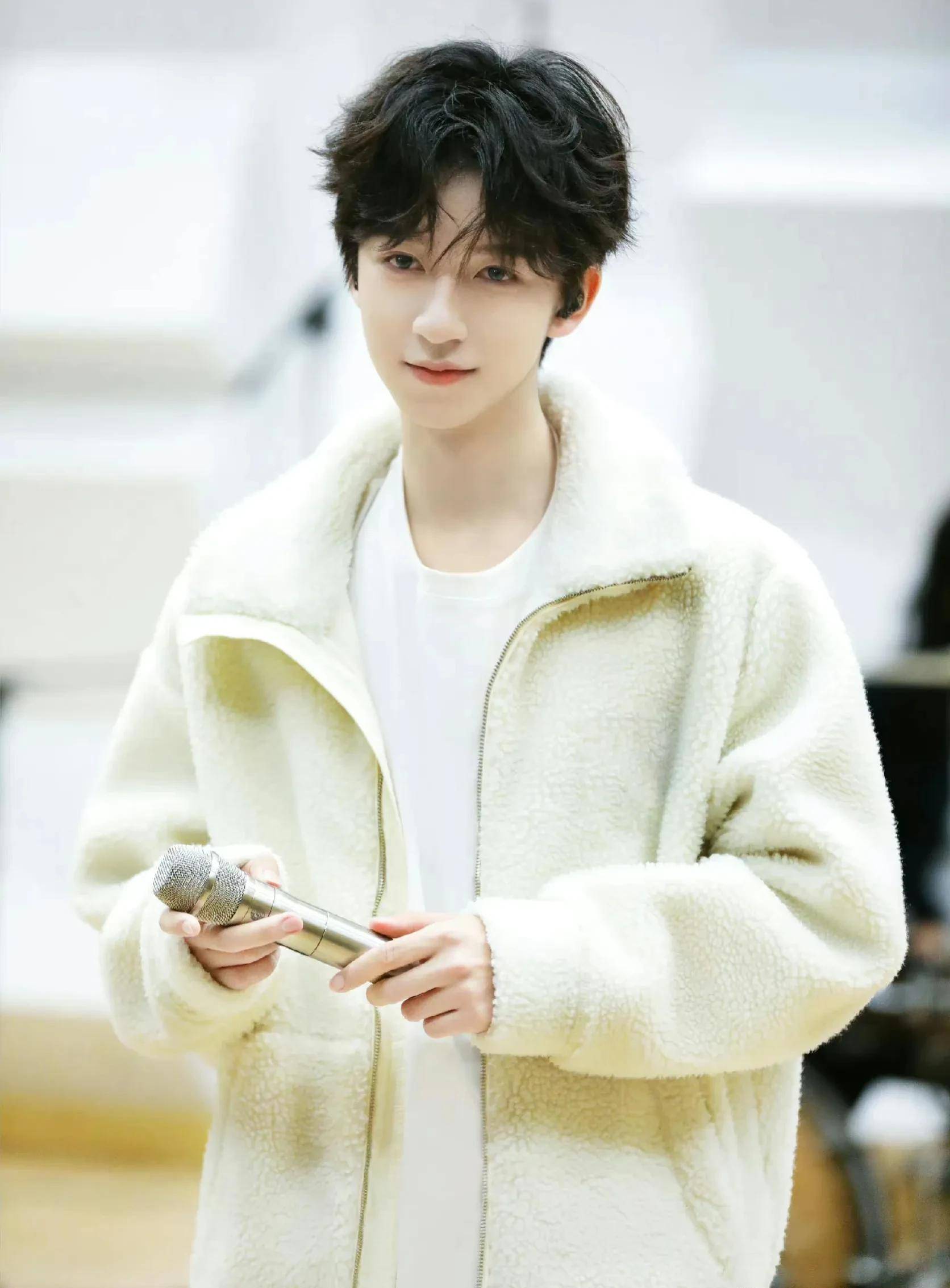贺峻霖,时代少年团的脑力担当!挑战困难毫不畏惧_因为_boss_生活