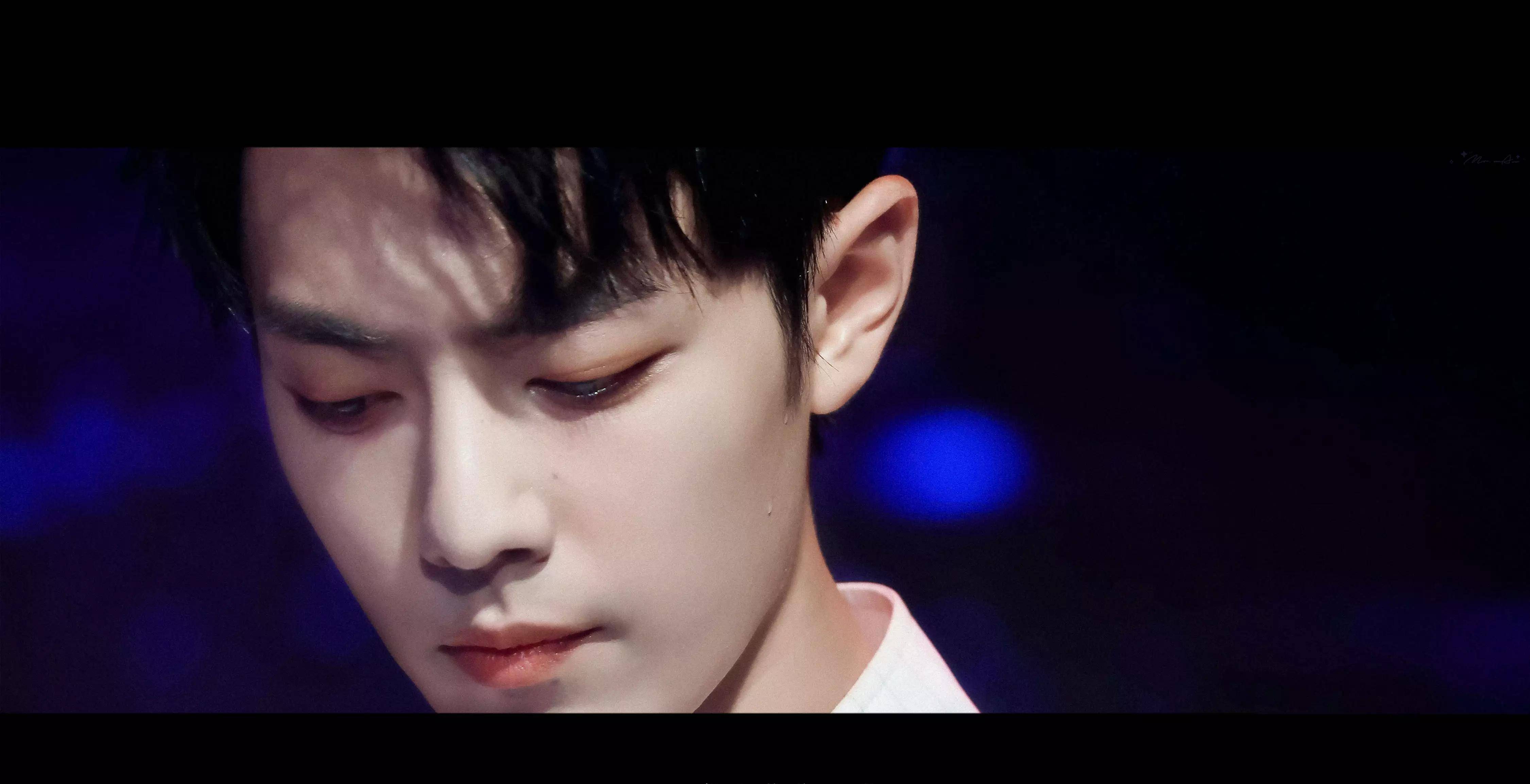 肖战从素人到正能量明星的修炼之路,从调整自己气质形体仪态开始_战战