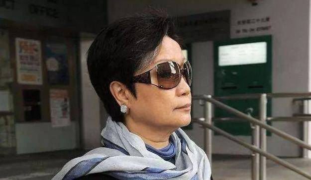 《古惑仔》十三妹的原型,闯荡江湖数十载,被人称为"大家姐"_司徒_澳门