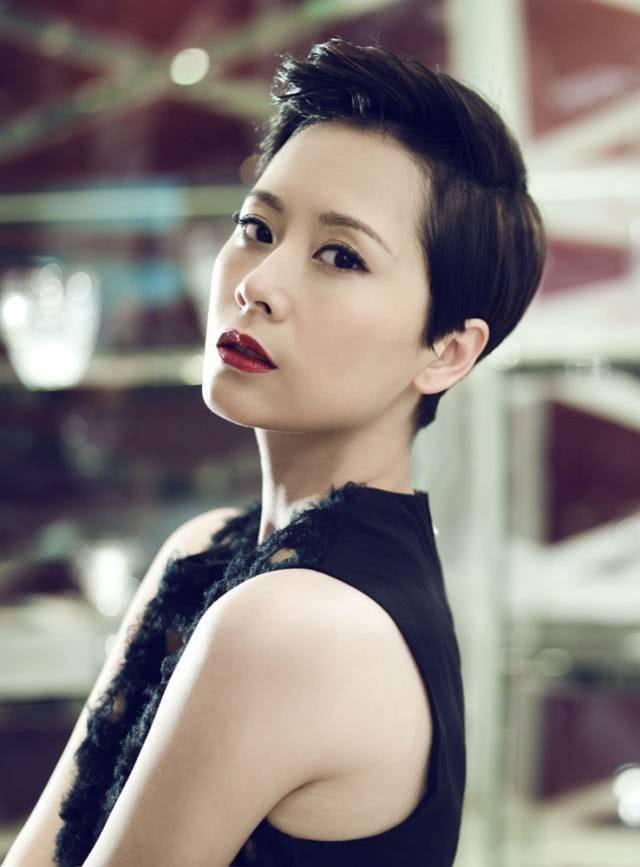 当她的长发照曝光,网友:还是换回去吧_气象_发型_女明星