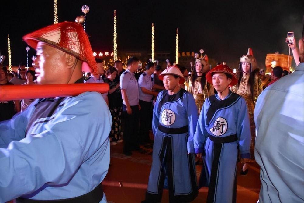 “国潮光影炫古镇，火凤万灯啤酒节”7月15日开场 (图15)