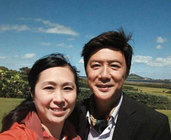 tvb"绿叶王"戴耀明为尽孝道放弃北上发展,对佘诗曼仍心存幻想_直播