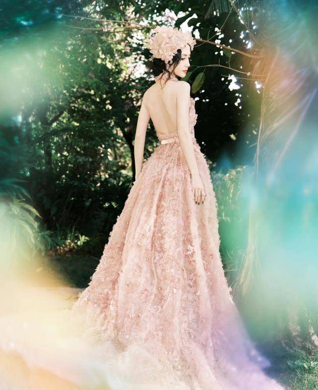 迪丽热巴毛晓彤关晓彤baby何穗金晨等你爱谁_长裙_穿着_姜贞