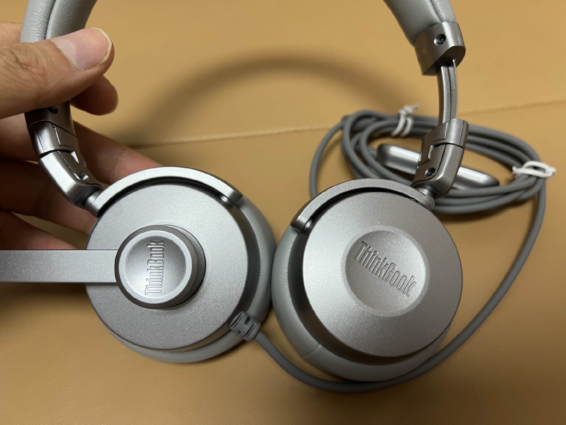 朴实无华,简单实用,thinkbook环境降噪会议耳机enc80_音乐_设计_包装