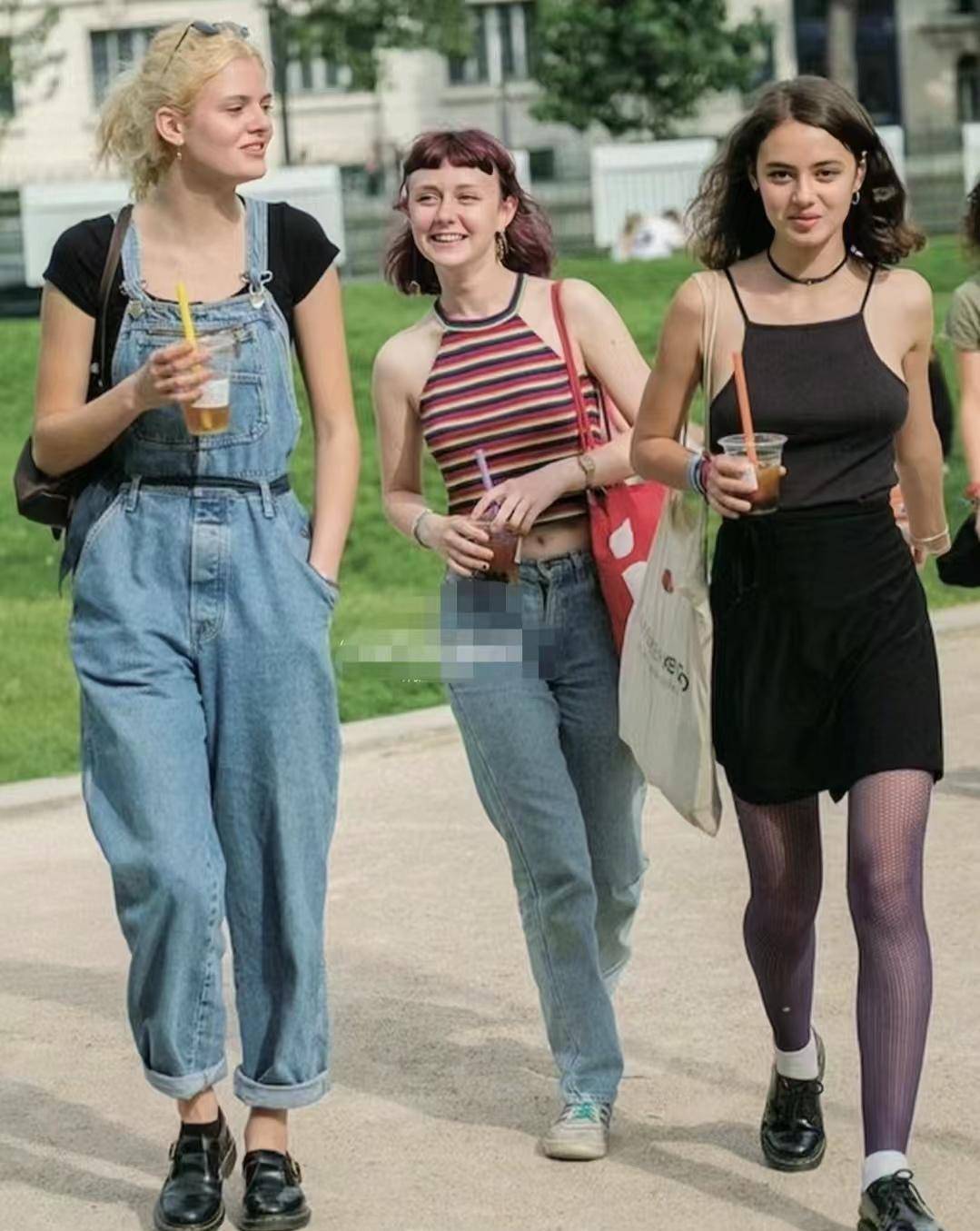 国外女人最爱这5件衣服,优雅迷人又气质,基础款穿出高级感_外国_时尚