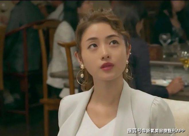 jennie究竟是"丑"孩子,还是被低估了的"虽翻车但必翻红"的颜?