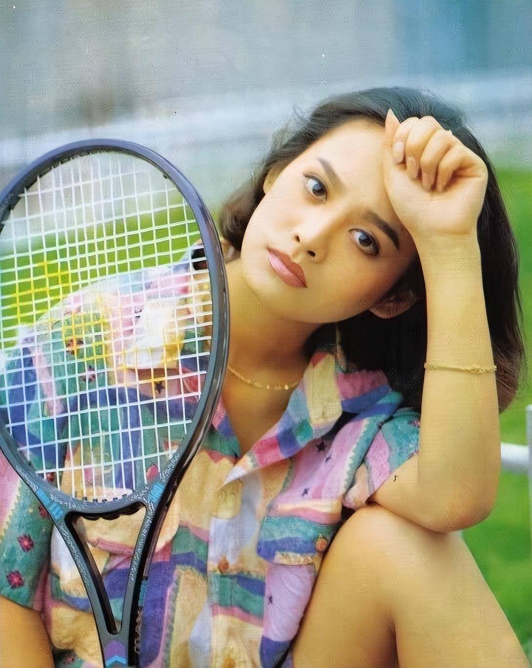 宁静:骂过姜文,剃过光头,最红时选择闪婚,她的人生真的够精彩_父母