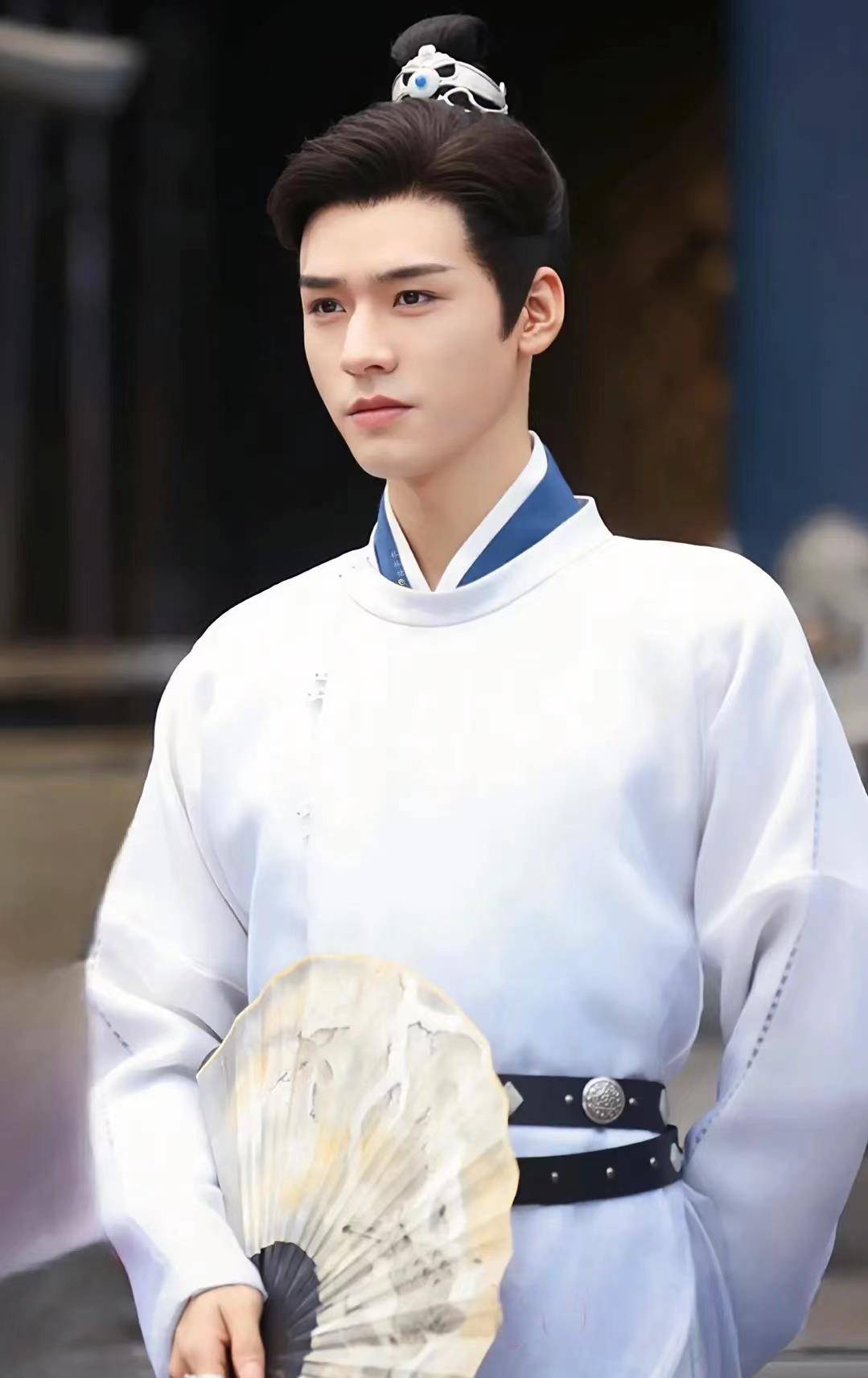 龚俊摇扇子,肖战吹笛子,罗云熙抚琴,谁更让你觉得风姿绰约_剧中_安乐