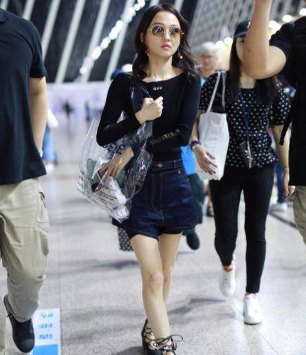 李小璐也患有心脏病,不过和张韶涵的不一样,李小璐的是先天性的.