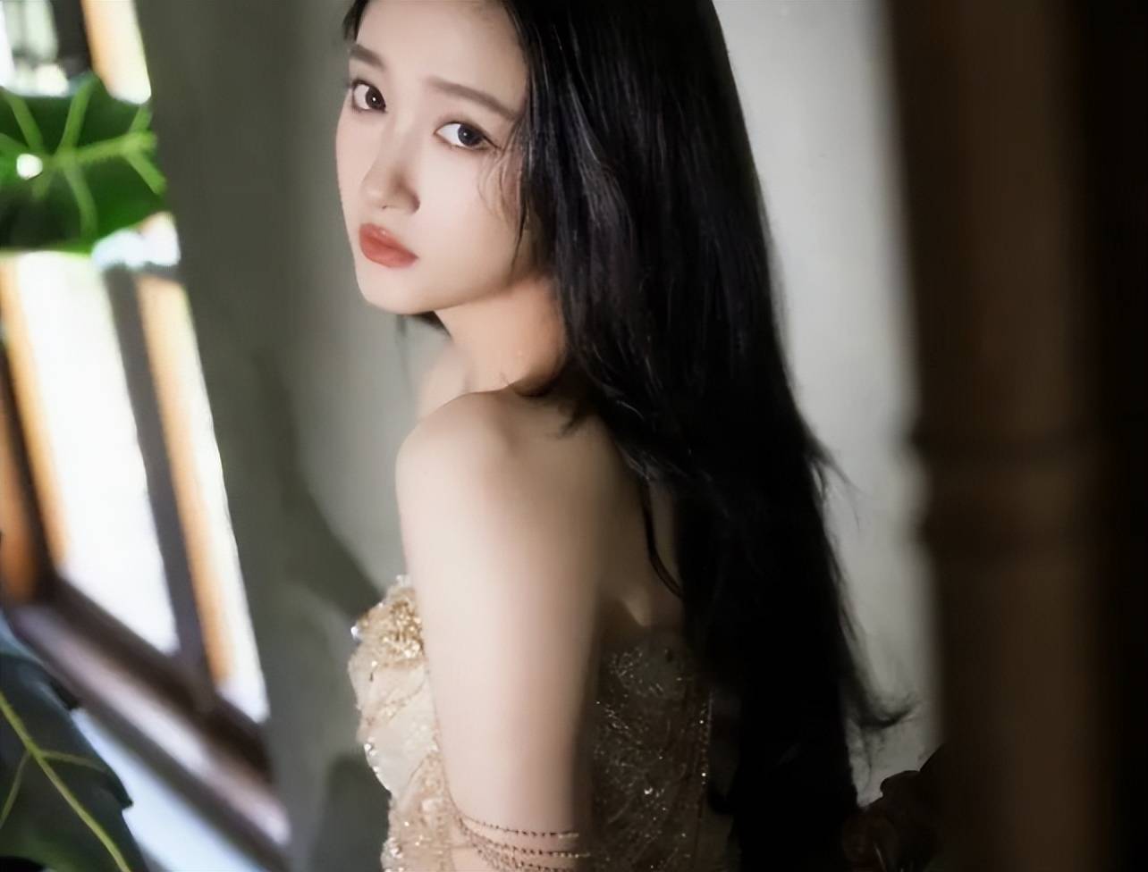 关晓彤"字体"入选书法展,无愧北电第1内行评价高,网友:一般_高考_程度