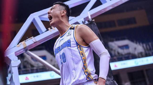 过激行为都可以理解,但是不希望杜峰将cba赛场的执教风格带到国家队去