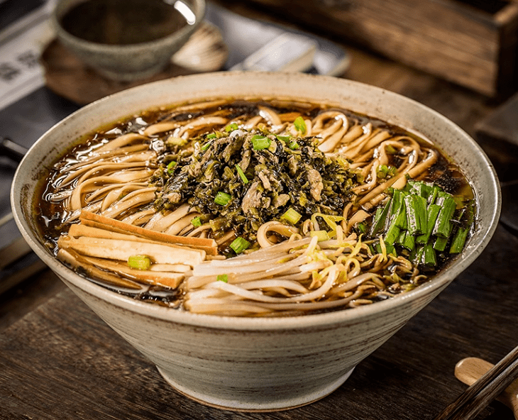 镇江"三怪"之一兰州牛肉面,武汉热干面,北京炸酱面,山西刀削面,四川