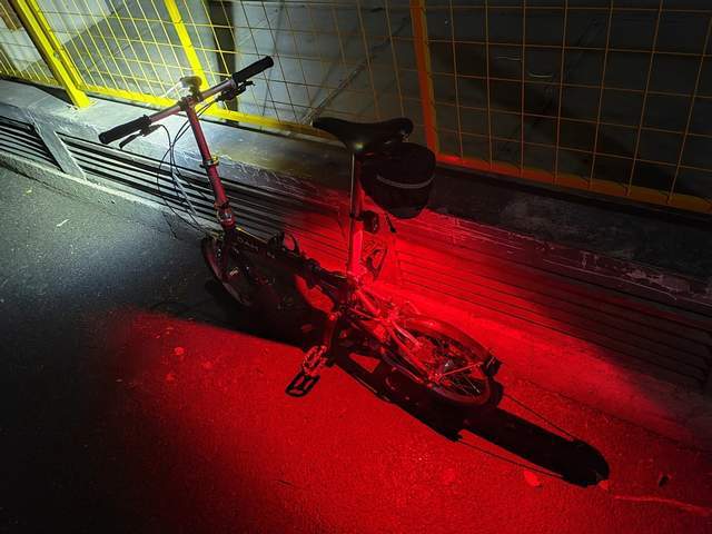 迈极炫 SEEMEE300感应追光尾灯:八大硬核科技,为安全骑行护航