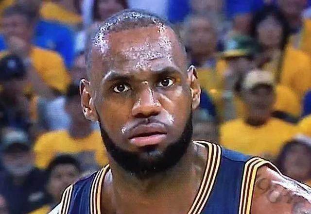 把詹皇打成了表情包!