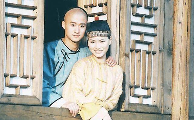 樊亦敏:曾嫌吴京太穷,转身投入香港富豪怀抱,如今怎么样了?