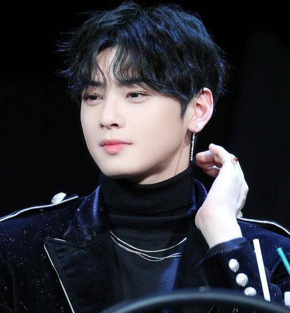 车银优罕见卖萌照,嘟嘟嘴还能忍受,看到图四,05后:我初恋了_动作_皮肤