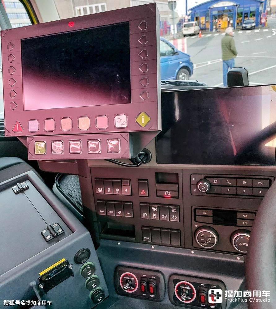 通过can总线对车身各项功能进行控制,便于消防人员掌管车辆动态