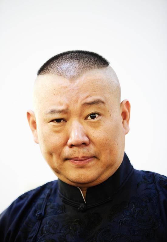 郭德纲坐劳斯莱斯被议论,买的借的又何妨?