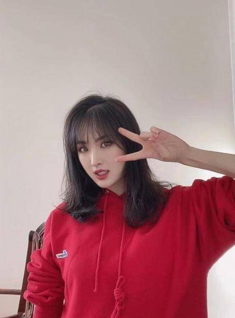 华为小公主姚安娜频频上热搜名媛终究是名媛_任正非_网友_彩虹