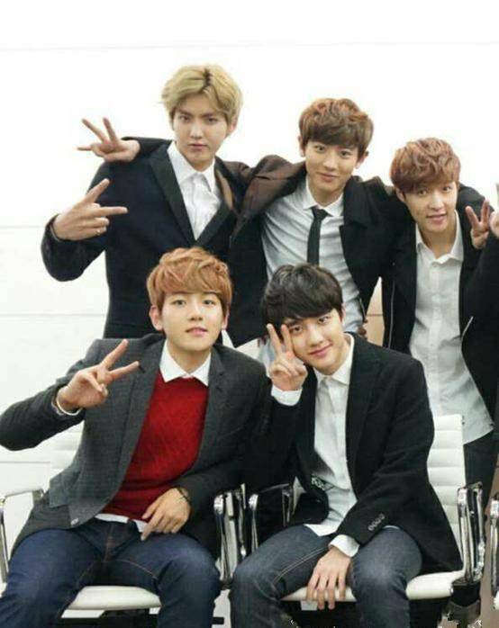 韩国组合exo-m来袭中国花美男迷倒千万少女_鹿晗_自然_花样