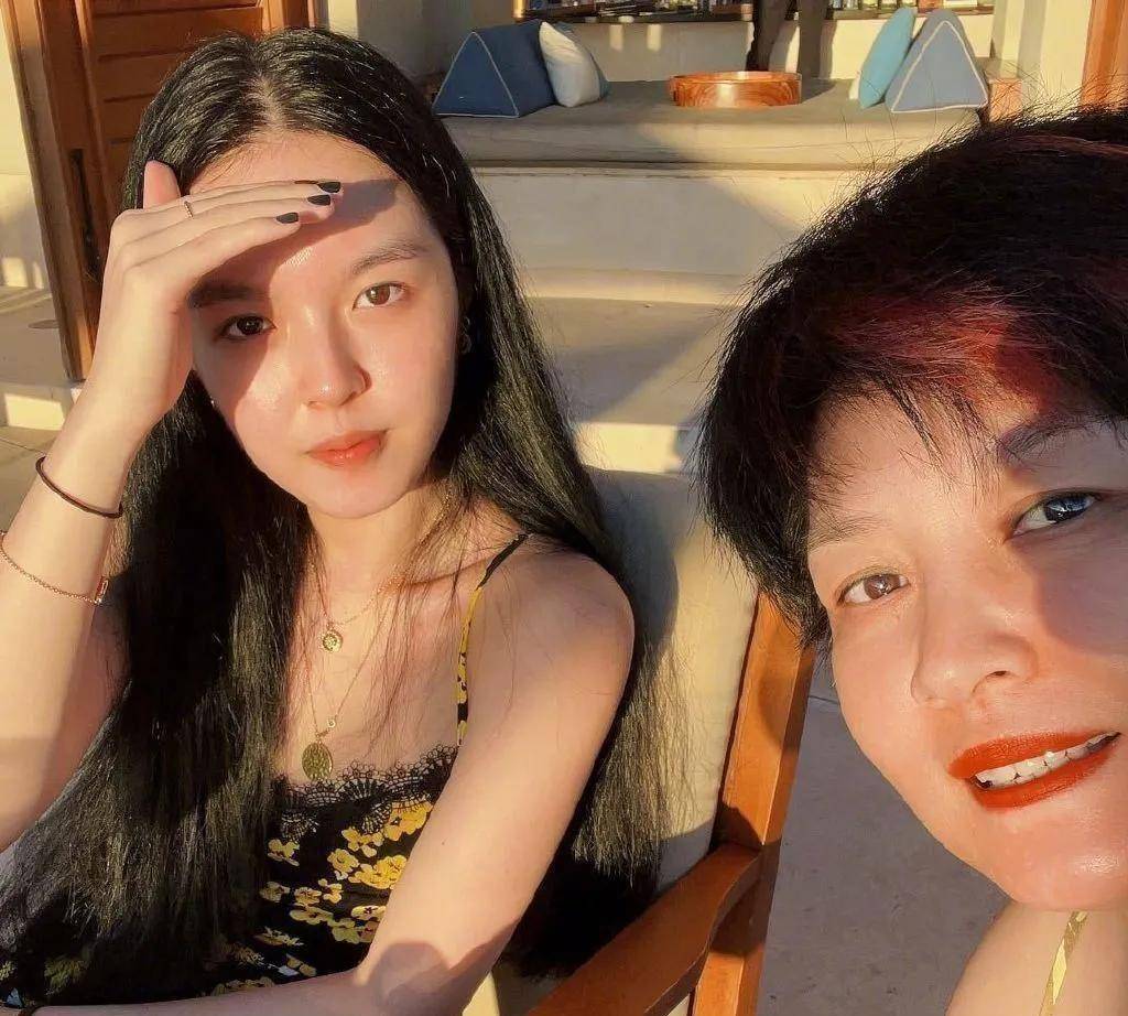 哈文分享陪女儿试镜,20岁法图麦银幕处女作曝光,或将在国外出道_生活