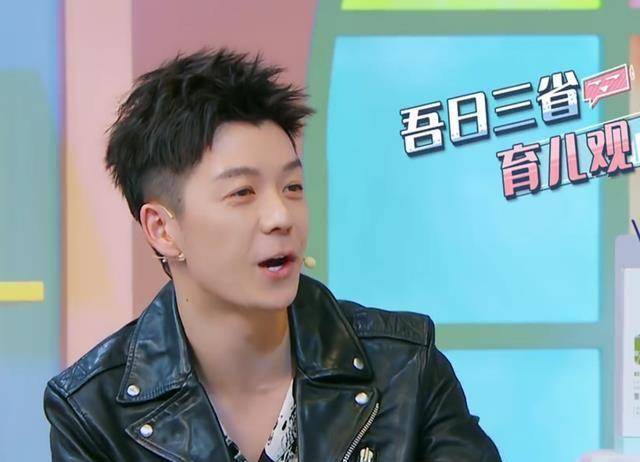 主咖是何洁,然后是何洁带着王栎鑫一起来的,两个人都是来宣传新专辑的