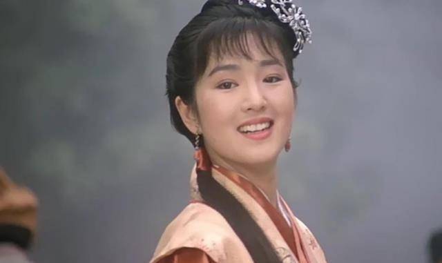 巩俐确认出演郎平,却引起诸多争议,网友:她不是中国人!