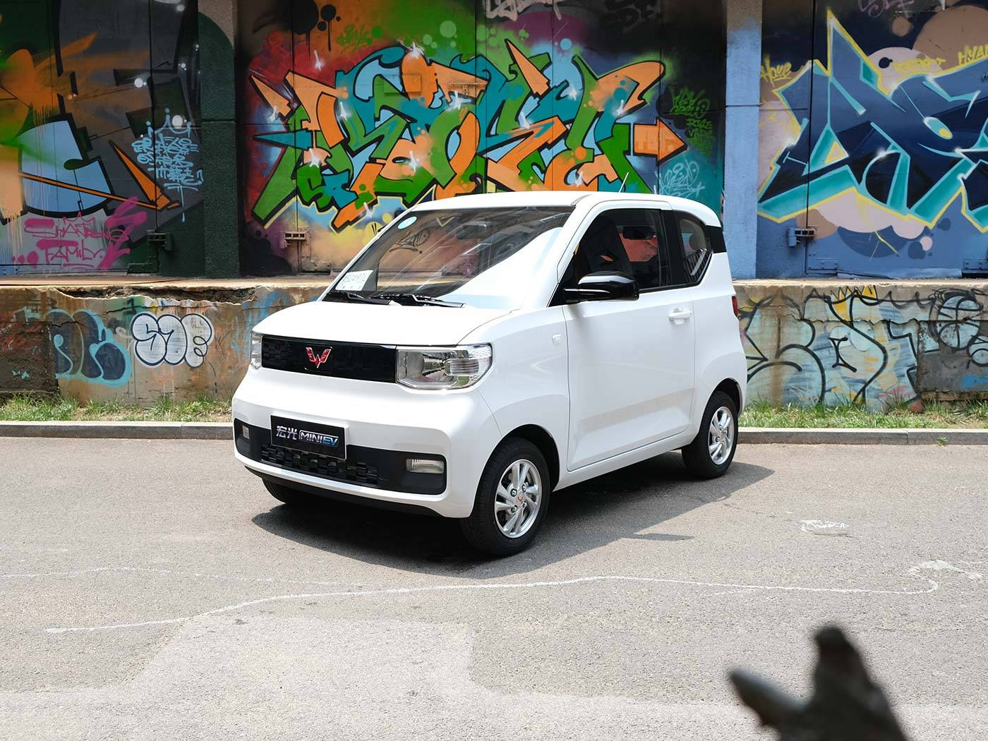 也有更加呆萌好看的长安lumin,都是五菱宏光miniev的有力竞争对手