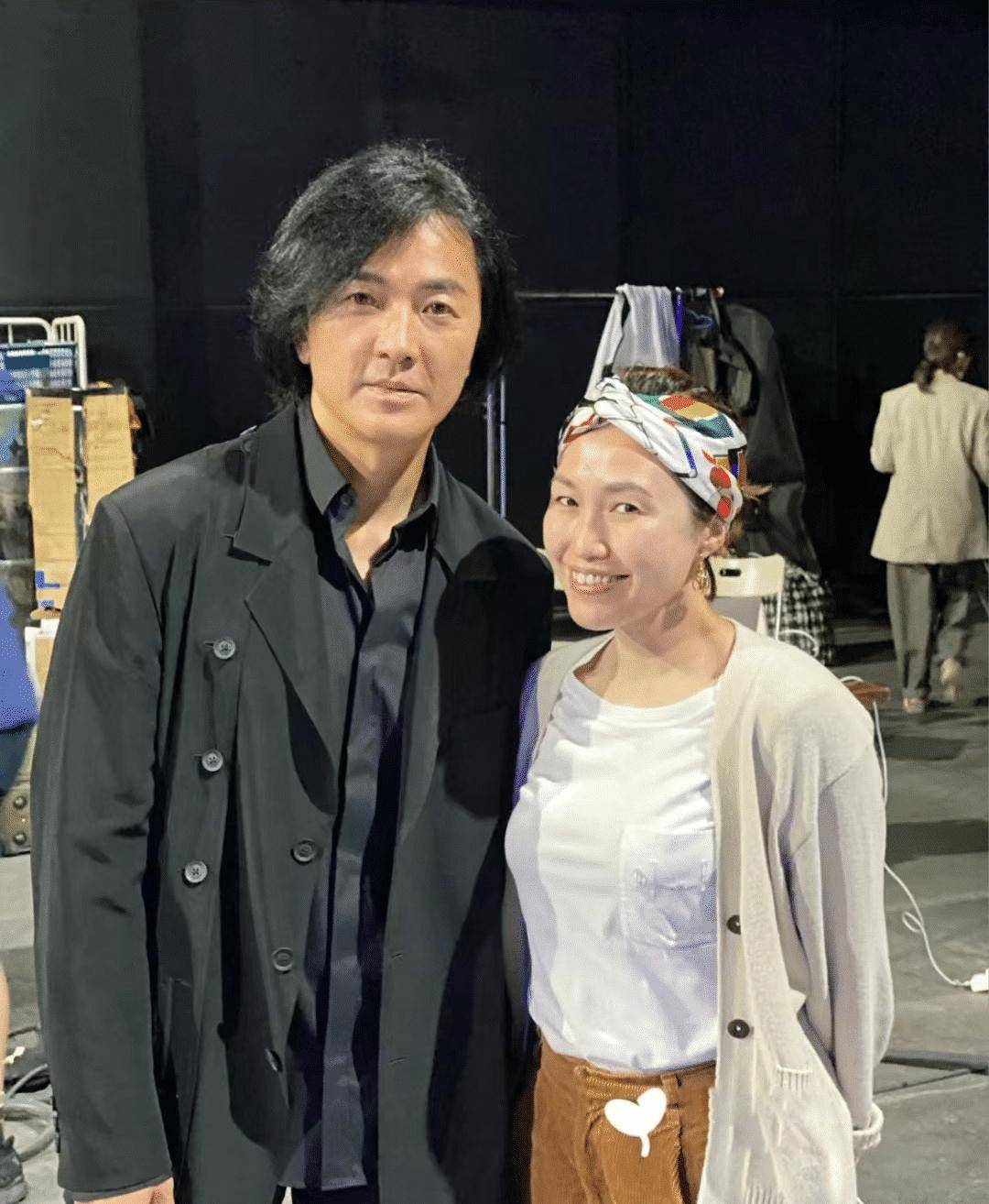 55岁郑伊健宣传新电影,皮肤黝黑变化大,丁克多年引争议_运动_状态