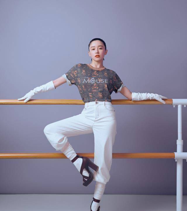 和纪凌尘分手后决定冻卵,32岁只穿一件衬衫,秀出"电棍腿"巨撩_阚清子