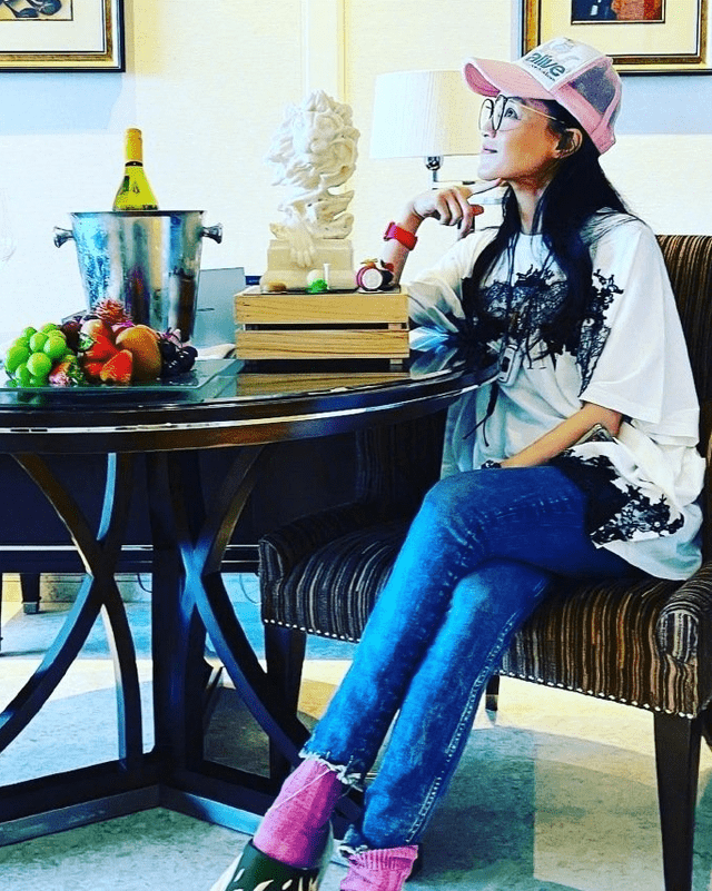 舒淇素颜照片曝光,真美女无惧素颜,姐姐状态好好呀!_牛仔裤_魅力_自然